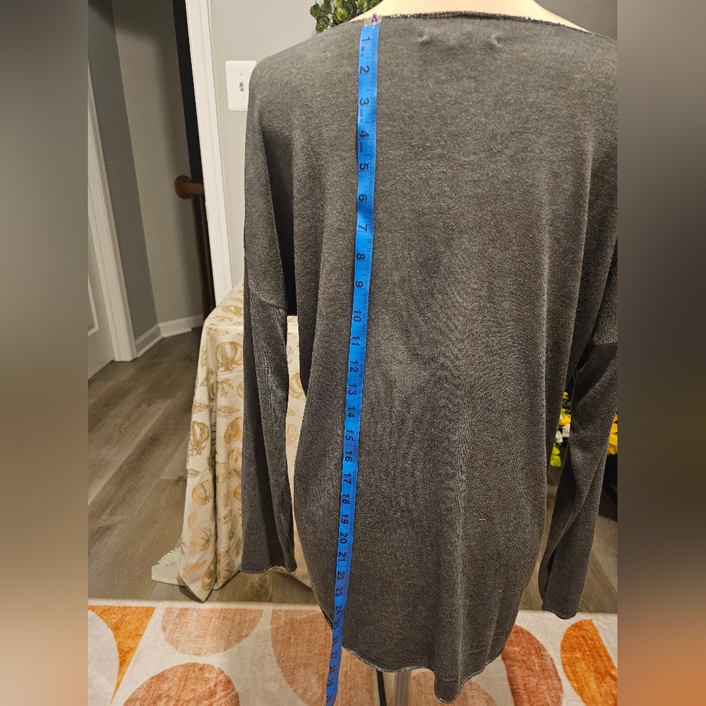 Tempo Paris Oversized Shimmering Grey Women's Top Sz M/L - Picture 9 of 13